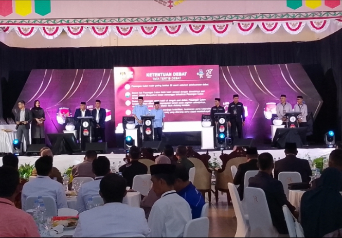 Debat Kandidat Calon Bupati dan Wakil Bupati Aceh Selatan "Mulai Dari Yang Paling Menguasai Bahan Hingga Yang Paling Tajam"  