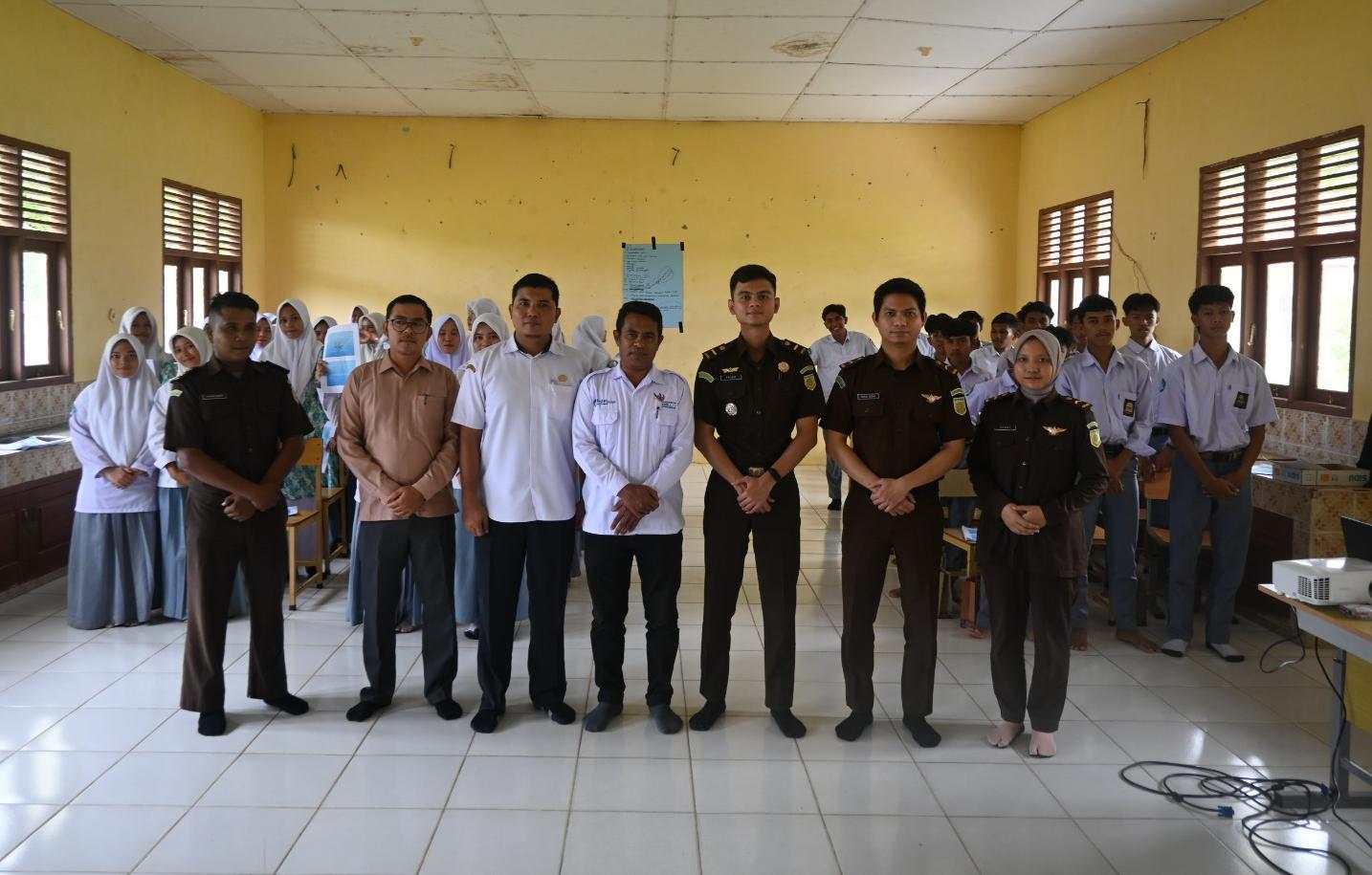 Jaksa Masuk Sekolah, Cabjari Bakongan Lakukan Penyuluhan Hukum