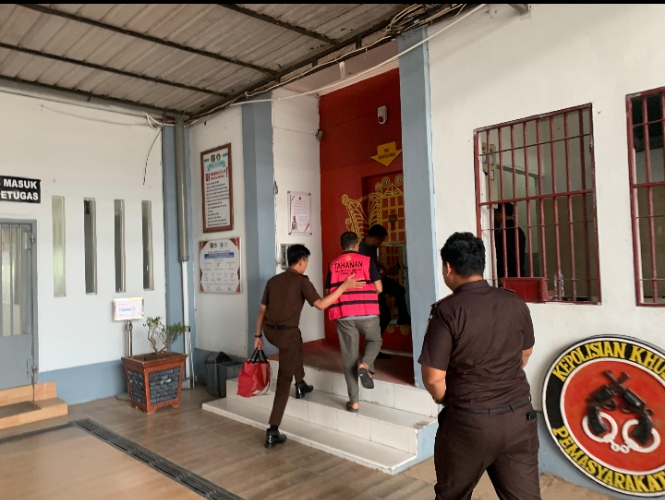 Direktur KDI RY di Eksekusi Oleh Kajari Terkait Kasus SIMRS BLUD RSUD dr. H. Yuliddin Away Tahun Anggaran 2020.