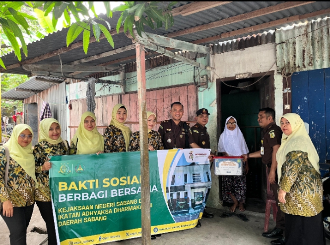 Peduli Warga Kurang Mampu, Kejaksaan Negeri Sabang dan IAD Daerah Sabang Bakti Sosial Bagi Sembako
