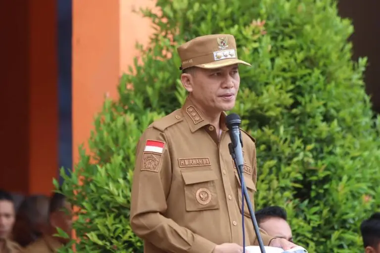 Terkait Jalan Berdebu di Kota Bahagia, Bupati Aceh Selatan : Akan Kita Tindak Lanjuti Penganggarannya Tahun Ini