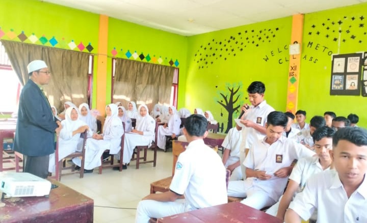 Cegah Pernikahan Usia Dini, KUA Labuhanhaji Barat dan Tim Penyuluh Agama Saweu Sekolah