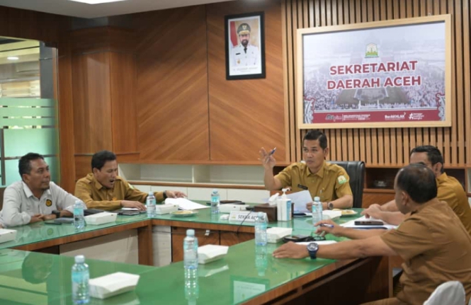 Sekda Aceh Pimpin Rapat Tindak Lanjut Pengelolaan Sumur Minyak Masyarakat
