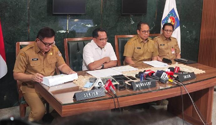 Mendagri: Bupati Aceh Selatan Tak Bisa Dipecat Langsung "Presiden Perintah Mempertimbangkan Pencopotan H. Mirwan" 