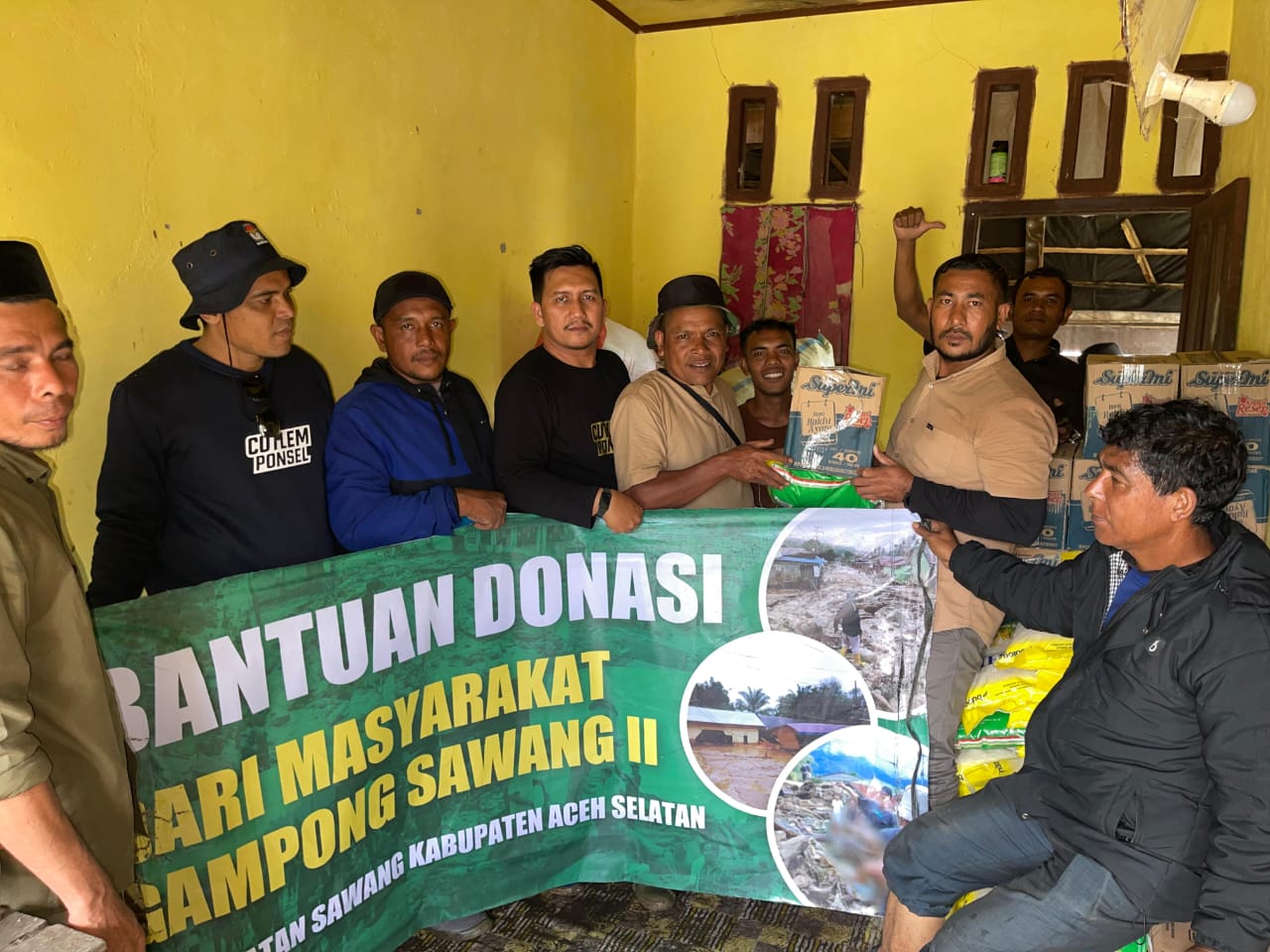 Masyarakat Gampong Sawang II Salurkan Bantuan untuk Korban Bencana di Beutong Ateuh Banggalang