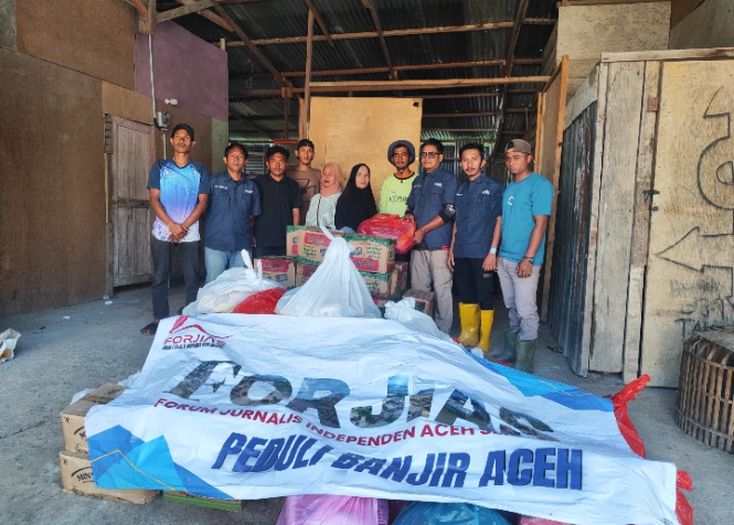 Tempuh Jalur Ekstrem Demi Kemanusiaan, FORJIAS Antar Bantuan ke Dua Desa Terisolir di Aceh Tengah