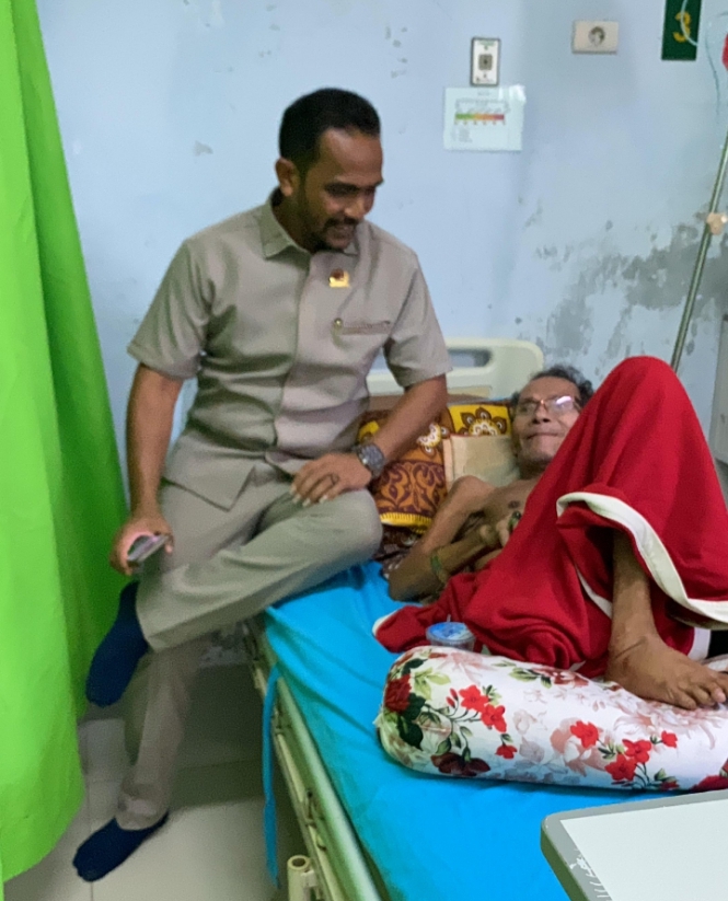 Panglima Ir Sambangi Rekan-Rekan Seperjuangan Yang Sedang Sakit