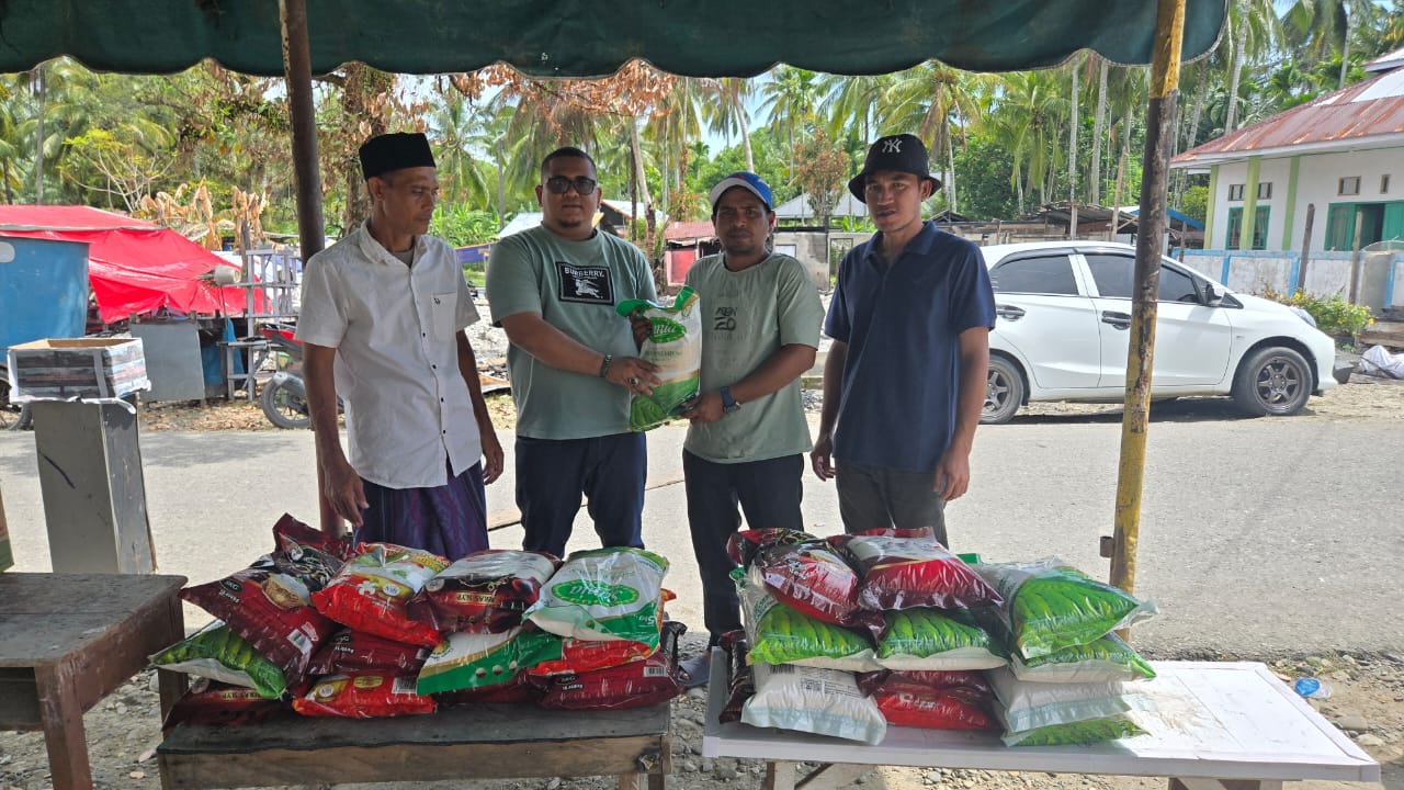 Anggota DPR RI Muslim Ayub Salurkan Bantuan Masa Panik bagi Korban Kebakaran di Aceh Selatan