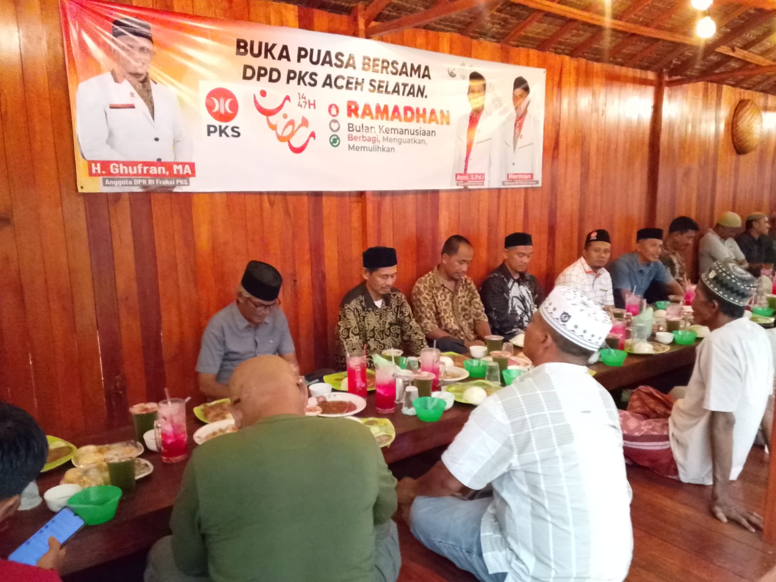 PKS Aceh Selatan Buka Puasa dengan Tokoh Masyarakat dan Pemuda di Trumon Raya
