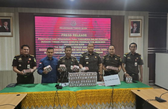 kejati Aceh Tetapkan Tiga Tersangka Kasus Dugaan Korupsi Beasiswa Aceh Tahun Anggaran 2021-2024 Kerugian Negara Capai Rp 14,07 M