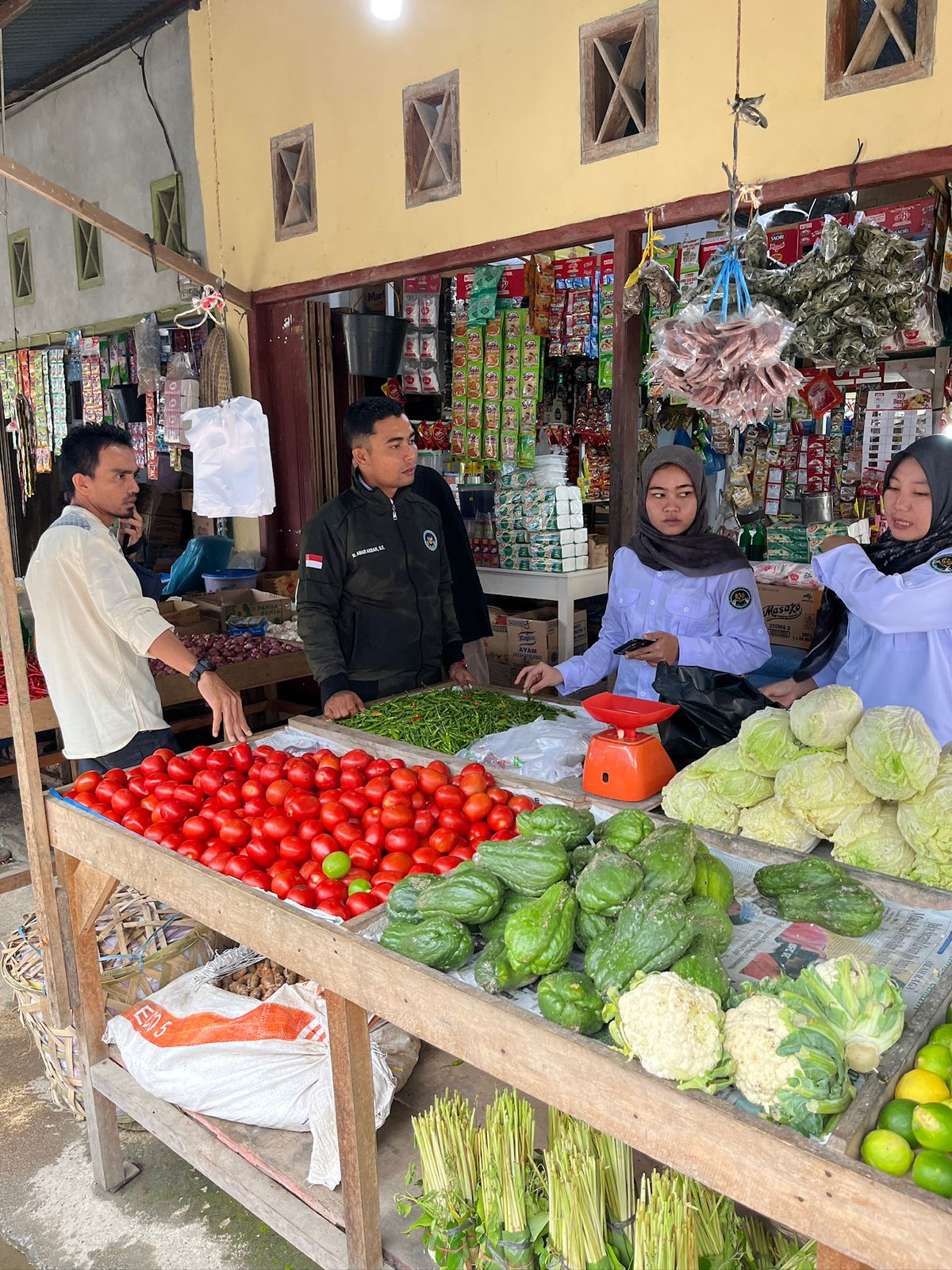 SPPG Berkah Cahaya Labuhanhaji Barat dengan UMKM dalam Menguatkan Ekonomi Lokal dan Menjamin Gizi Berkualitas