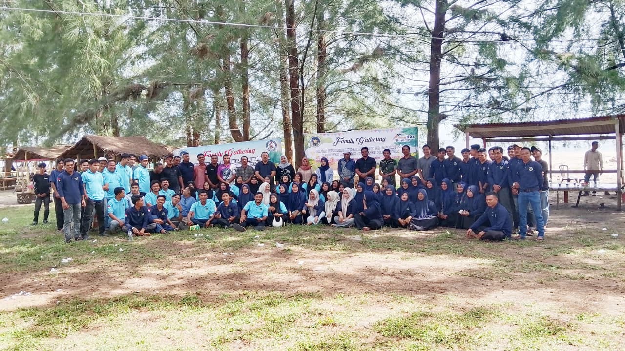 SPPG Sawah Tingkeum Bakongan Timur dan SPPG Gampong Baro Bakongan Gelar Family Gathering Bersama