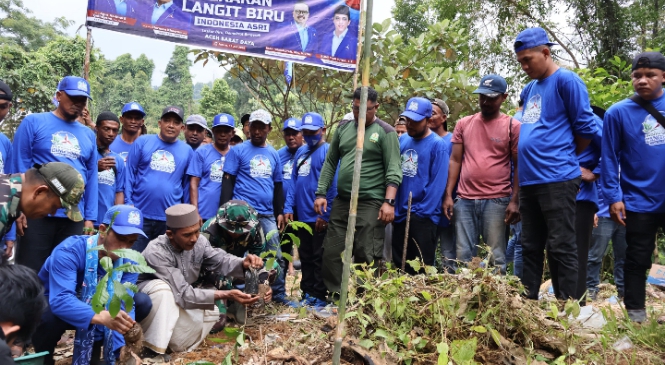 DPC Demokrat Abdya Bersama Masyarakat Lakukan Gerakan Langit Biru Indonesia