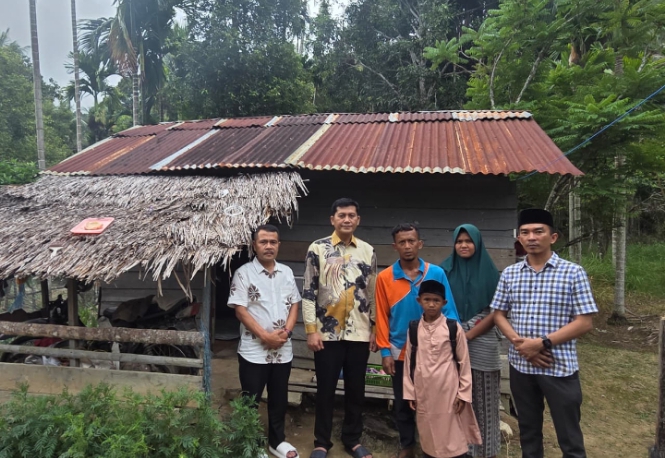 Bupati Aceh Selatan Tinjau Langsung Rumah Warga di Kluet Utara, Instruksikan Masuk Program Bantuan Rumah Tahun 2027