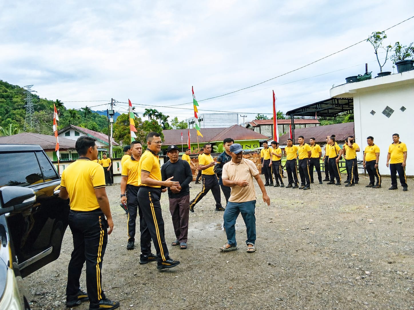 Sambut HUT RI ke-81, Polres Aceh Selatan Gelar Bhakti Sosial di Masjid Al-Falah Sawang, Keuchik Apresiasi Kepedulian Kapolres