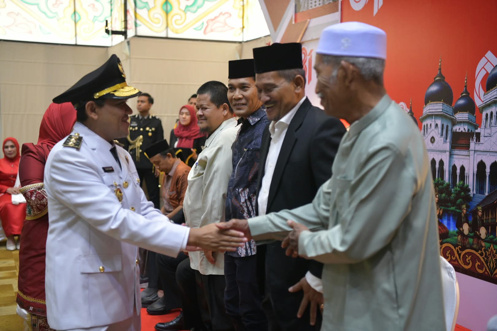 Peringati HUT Ke-81 RI, Pemerintah Aceh Beri Penghargaan kepada Keluarga Pahlawan