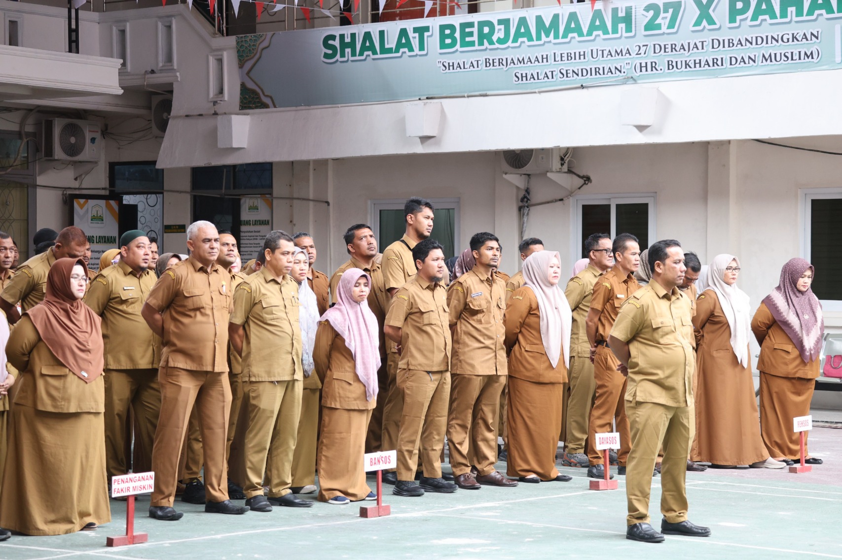 Apel Pagi Dinas Sosial Aceh, Isnandar Ajak ASN Tetap Fokus dan Perkuat Pelayanan Sosial