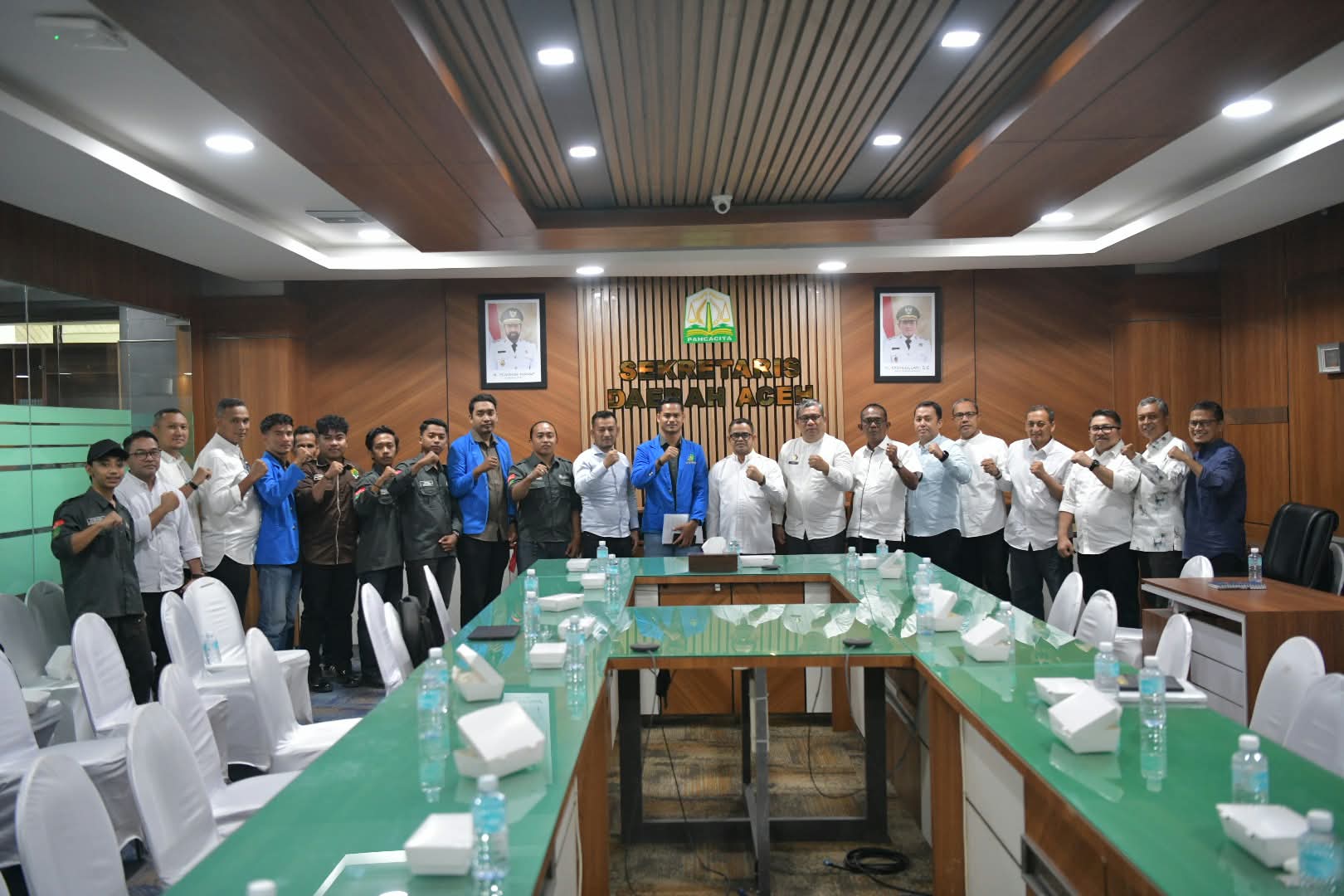 Terima Audiensi Senat Mahasiswa UIN Ar-Raniry, Plt Sekda Aceh Paparkan Progress Penanganan Pasca Bencana