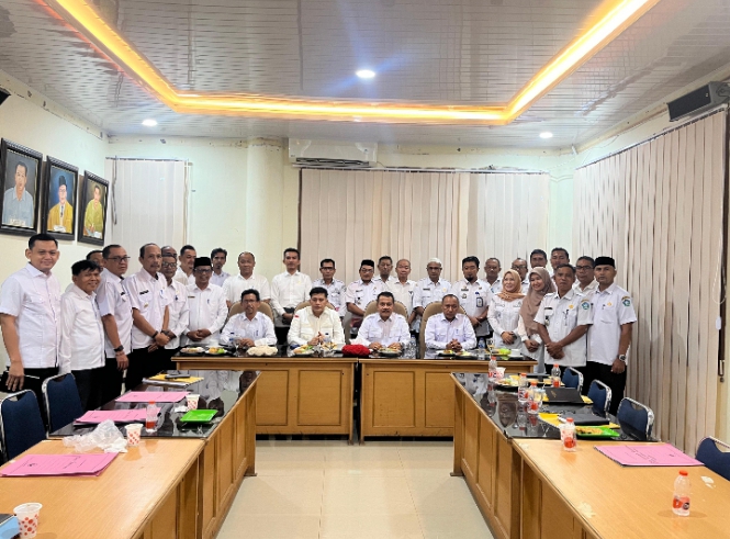Bupati Mirwan Pimpin Rapat Evaluasi Realisasi PAD Triwulan III 2026