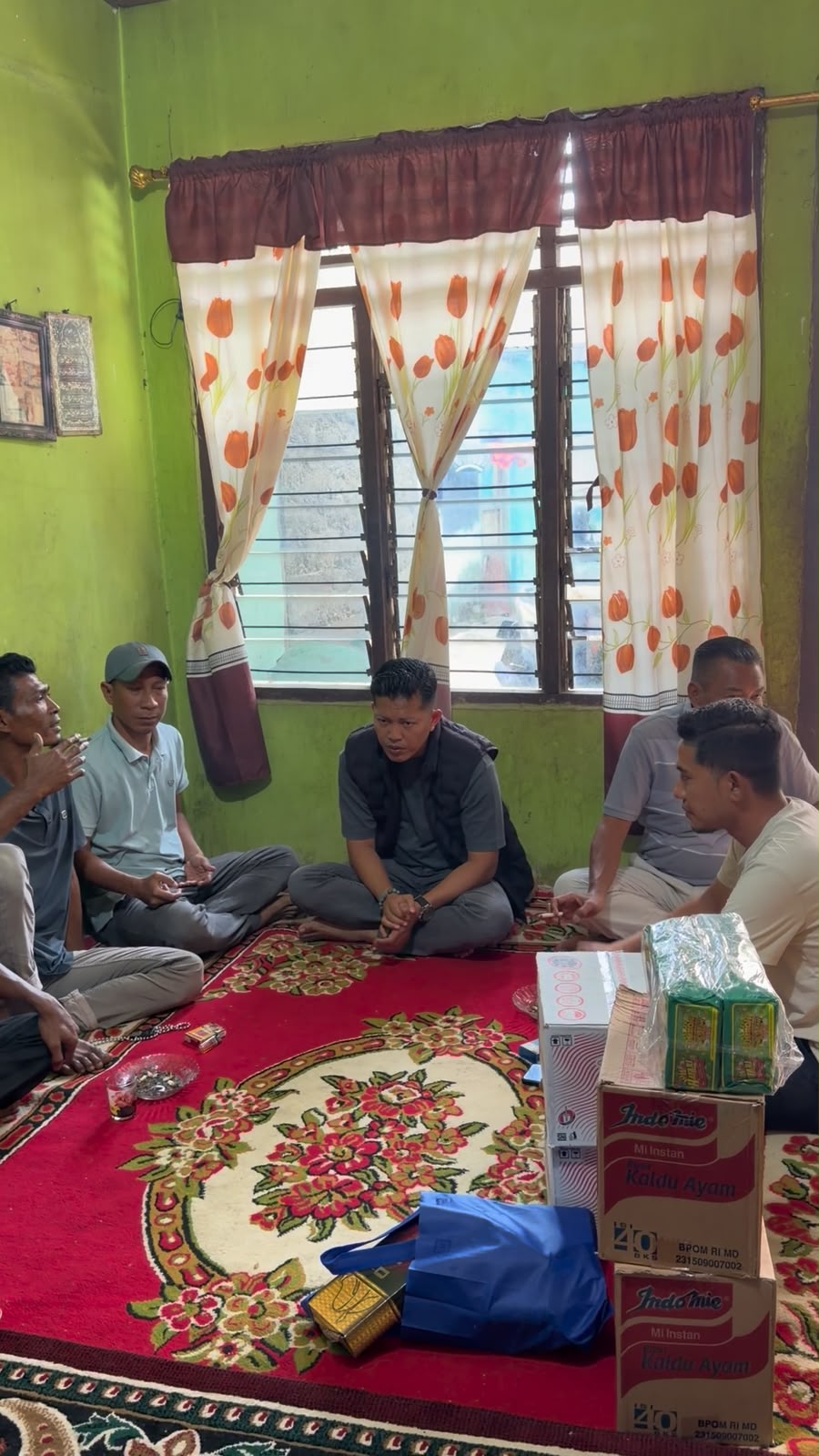 Karang Taruna Aceh Selatan Antar Bantuan Masa Panik kepada Keluarga Korban di Samadua dan Meukek.